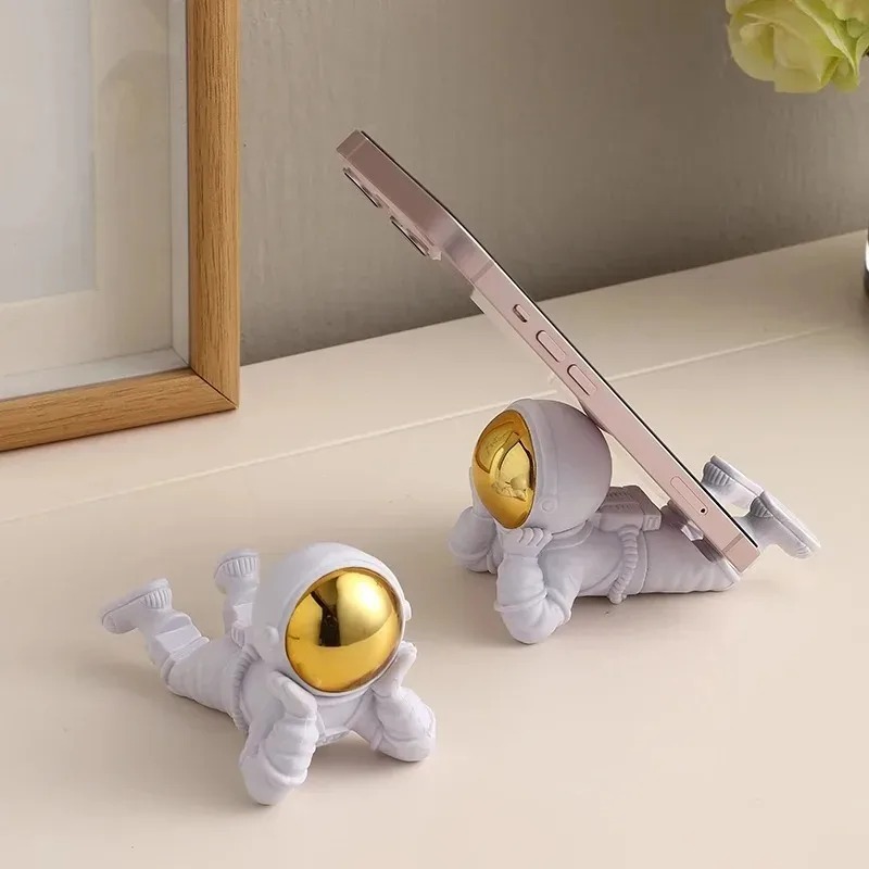 Cute Astronaut Desktop Statue  - Home Office Call Center avaliação e preço