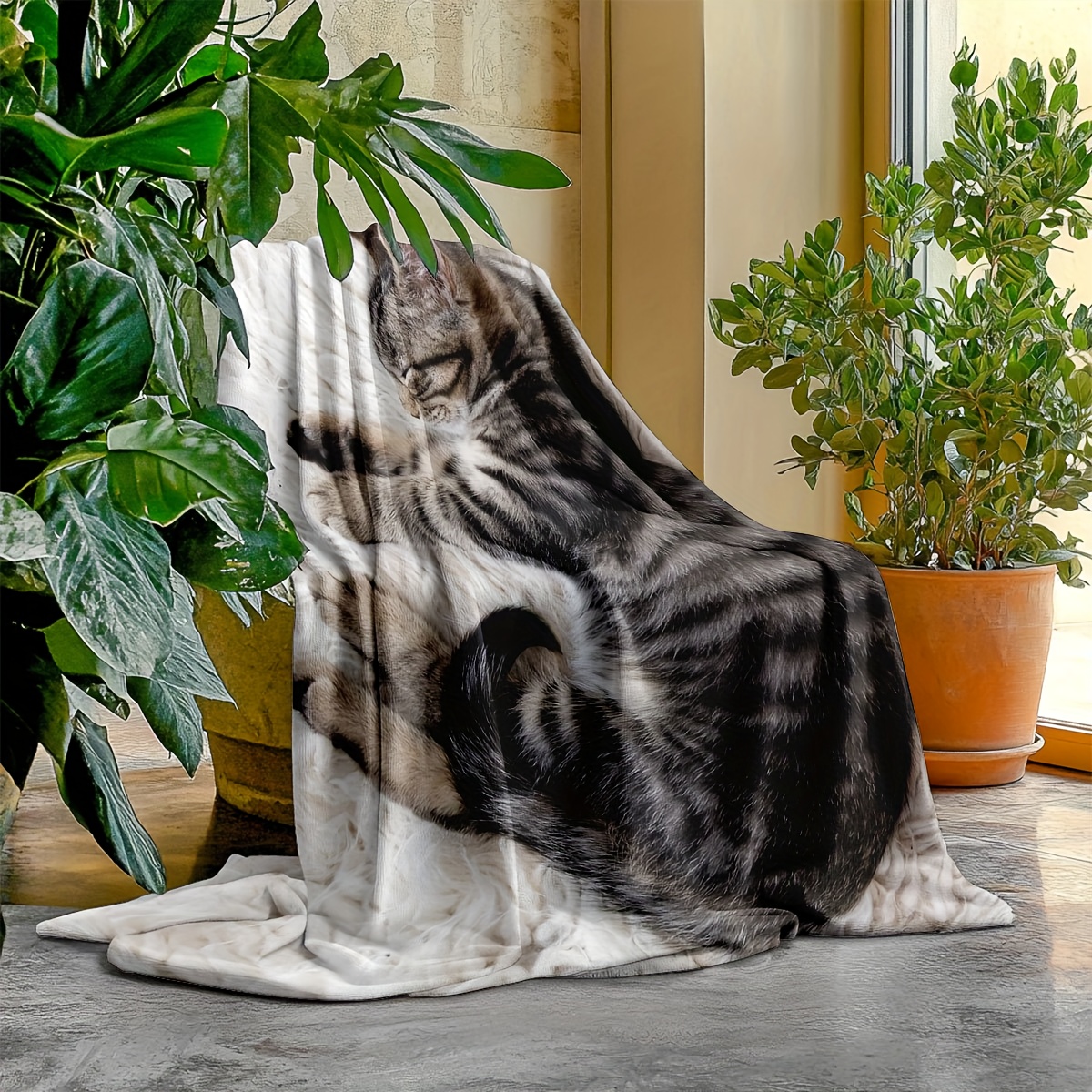 Sleeping Cat Flannel Blanket,  - Home Office Design Ideas avaliação e preço
